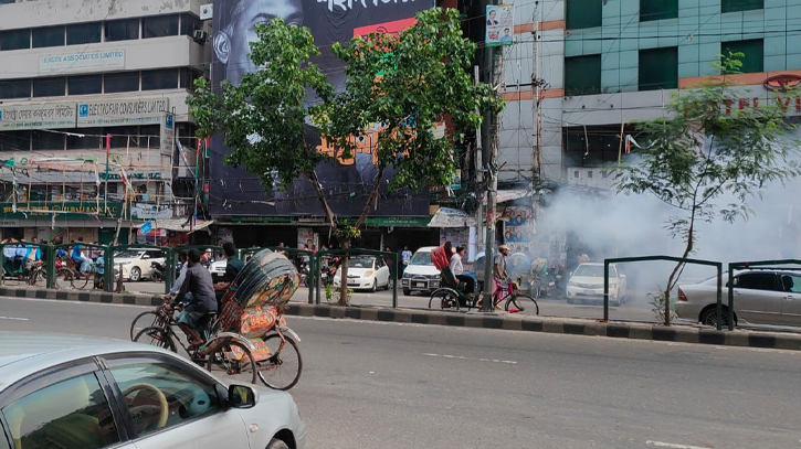 বিএনপি কার্যালয়ের সামনে ককটেল বিস্ফোরণ বিএনপি কার্যালয়ের সামনে ককটেল বিস্ফোরণ