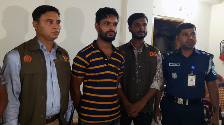 ফেসবুকে ভুয়া পেজ ও আইডি খুলে প্রতারণা, প্রতারক গ্রেপ্তার ফেসবুকে ভুয়া পেজ ও আইডি খুলে প্রতারণা, প্রতারক গ্রেপ্তার