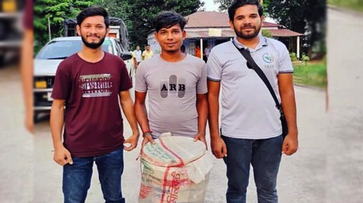 বগুড়ায় এবার শয়নকক্ষ থেকে বের হলো ১৯ টি গোখরা সাপ বগুড়ায় এবার শয়নকক্ষ থেকে বের হলো ১৯ টি গোখরা সাপ