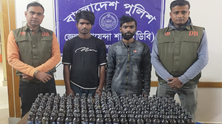 ভুট্টা বোঝাই ট্রাকের ভেতর থেকে ১৭১ বোতল ফেন্সিডিল উদ্ধার, আটক ২ ভুট্টা বোঝাই ট্রাকের ভেতর থেকে ১৭১ বোতল ফেন্সিডিল উদ্ধার, আটক ২