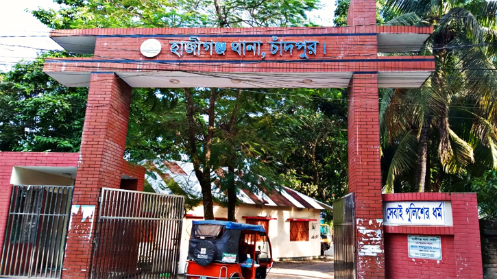 হাজীগঞ্জে গোসল করতে পুকুরে নেমে ভাই-বোনের মৃত্যু হাজীগঞ্জে গোসল করতে পুকুরে নেমে ভাই-বোনের মৃত্যু
