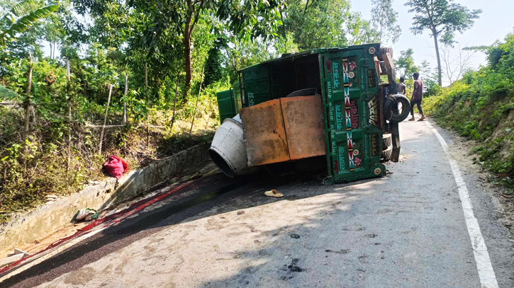 বান্দরবানে শ্রমিকবাহী পিকআপ উল্টে নিহত ১, আহত ৭ বান্দরবানে শ্রমিকবাহী পিকআপ উল্টে নিহত ১, আহত ৭
