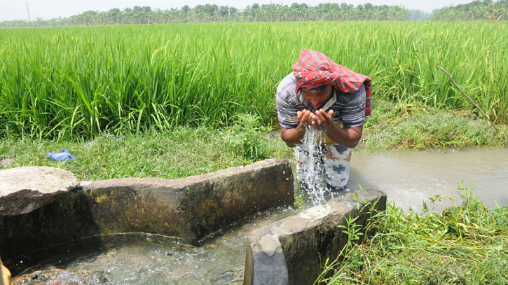 দাবদাহে বিপর্যস্ত জনজীবন