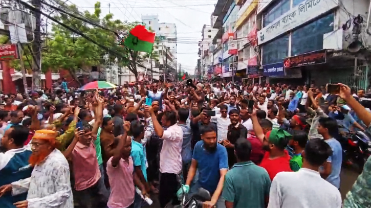বরিশালে নেতাকর্মীদের পদচারণায় সরগরম বিএনপি কার্যালয় বরিশালে নেতাকর্মীদের পদচারণায় সরগরম বিএনপি কার্যালয়