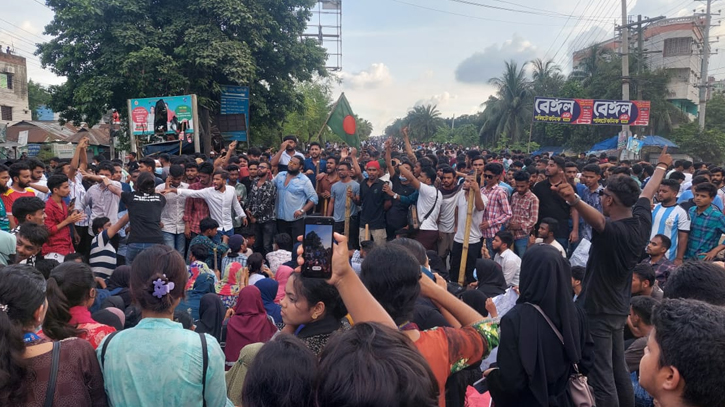 কোটা বিরোধী আন্দোলনে উত্তাল সৈয়দপুর কোটা বিরোধী আন্দোলনে উত্তাল সৈয়দপুর