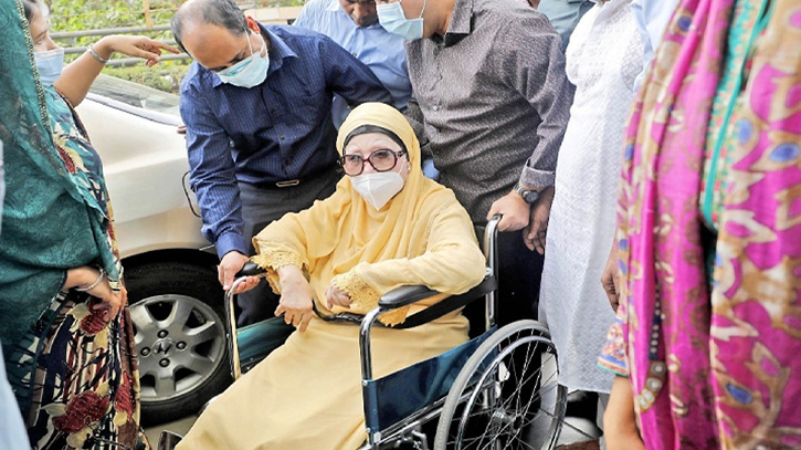 ফের পেছাল খালেদা জিয়ার ১১ মামলার শুনানি ফের পেছাল খালেদা জিয়ার ১১ মামলার শুনানি