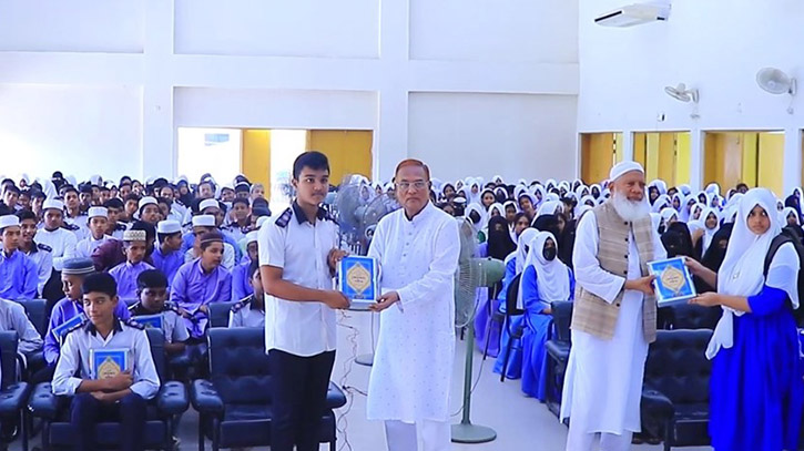 বসুন্ধরা গ্ৰুপের সহায়তায় বাঞ্ছারামপুরে কোরআন শরীফ বিতরণ বসুন্ধরা গ্ৰুপের সহায়তায় বাঞ্ছারামপুরে কোরআন শরীফ বিতরণ
