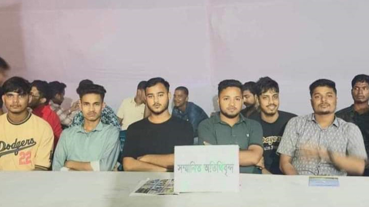 চকরিয়ায় বৈষম্য বিরোধী ছাত্র আন্দোলনের শিক্ষার্থীদের পূজামণ্ডপ পরিদর্শন চকরিয়ায় বৈষম্য বিরোধী ছাত্র আন্দোলনের শিক্ষার্থীদের পূজামণ্ডপ পরিদর্শন