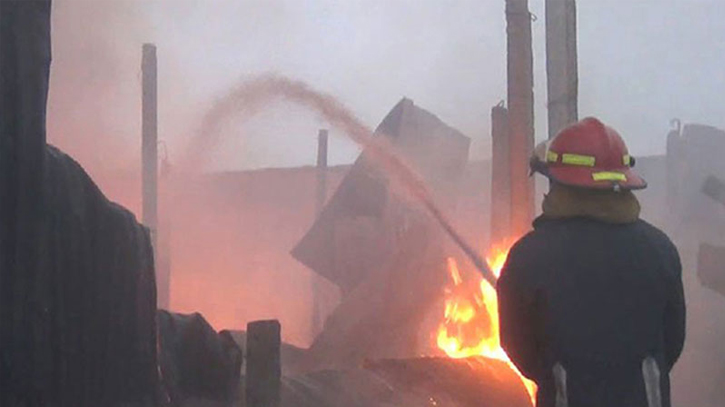 Hazaribagh slum catches fire Hazaribagh slum catches fire