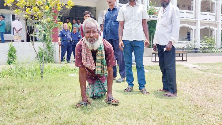 Physically disabled Jabed finds joy in EVM voting Physically disabled Jabed finds joy in EVM voting