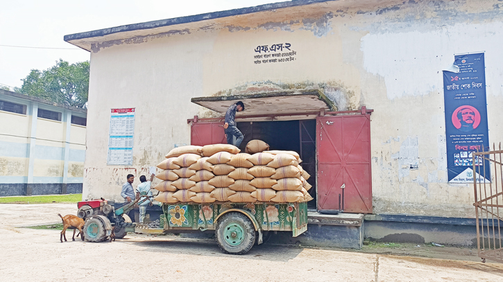 Fake farmer lists mar govt rice procurement in Kurigram Fake farmer lists mar govt rice procurement in Kurigram