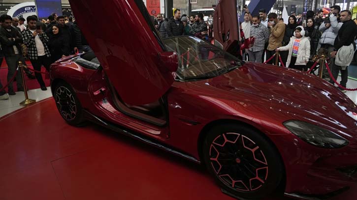 Iran loosens import restrictions on foreign cars and iPhones, trying to mask its economic woes Iran loosens import restrictions on foreign cars and iPhones, trying to mask its economic woes