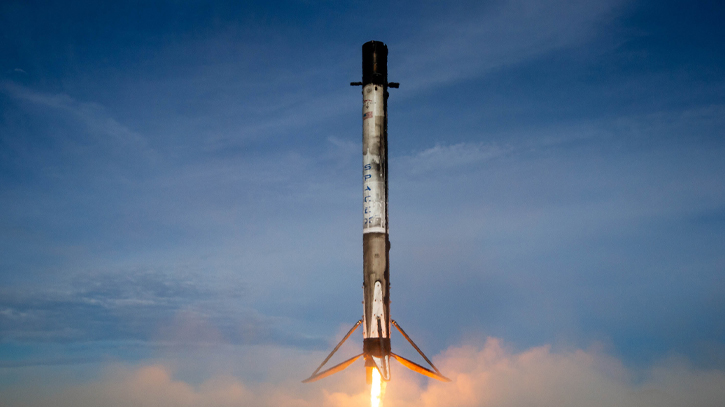 SpaceX’s Crew Dragon Successfully Docks With ISS SpaceX’s Crew Dragon Successfully Docks With ISS