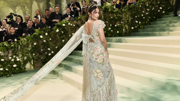 Alia Bhatt wears sabyasachi sari to Met Gala