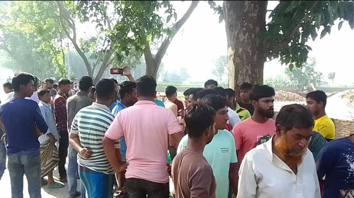 2 killed as truck hits bicycle in Meherpur