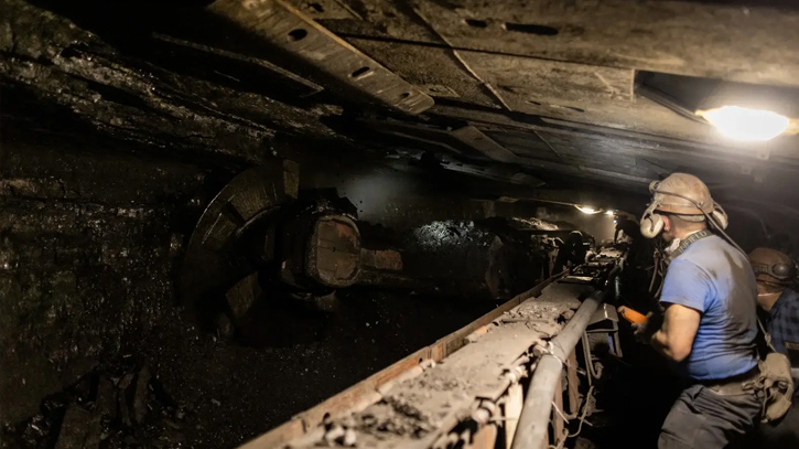 10 miners injured, 2 missing in Polish coal mine 10 miners injured, 2 missing in Polish coal mine