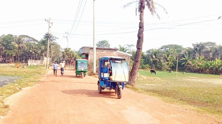 People suffer as vital road lies in bad shape