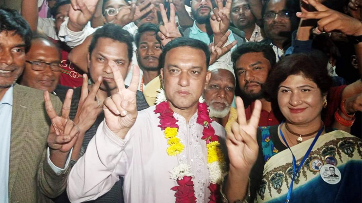 Titu, Shuchona elected M’singh, Cumilla mayors