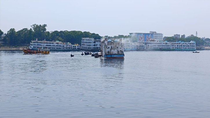 Launch catches fire in Dhaka’s Shyambazar terminal Launch catches fire in Dhaka’s Shyambazar terminal