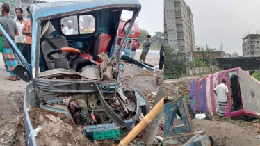 Road crash leaves two dead in Dhaka’s Jatrabari