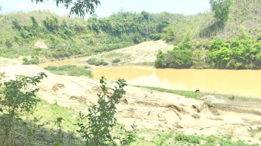 Illegal sand extraction of Sangu River going openly 
