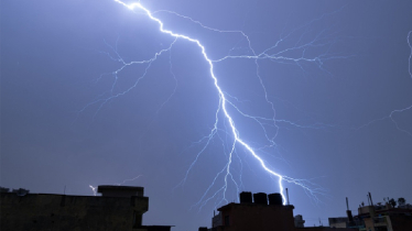 Seven killed by lightning strikes in 3 districts