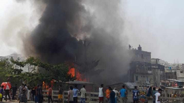 Fire at Ctg Firingi Bazar slum under control