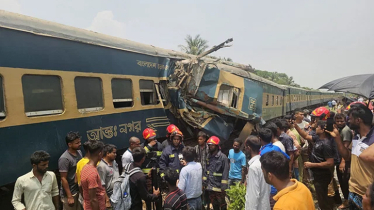 Train derails in Gazipur disrupting rail communication