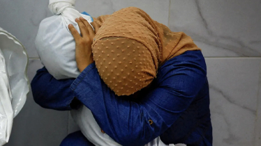 ‘A Palestinian Woman Embraces the Body of Her Niece’ wins World Press Photo award