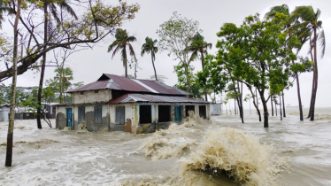 Cyclone Remal hits Bangladesh coasts