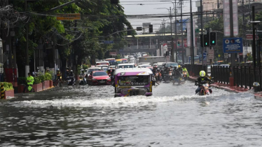 Thousands flee as Philippine storm hits main island