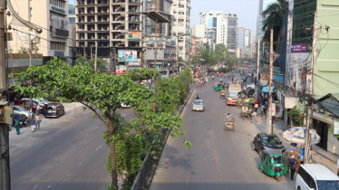 Deserted streets of Dhaka