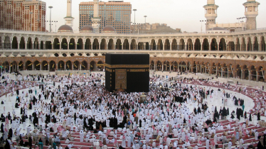 Ramadan: Holiest cities Makkah, Madinah flooded with Umrah visitors