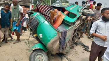Road crashes leave 2 dead in Chattogram