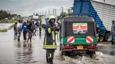 Kenya floods death toll tops 200 as cyclone approaches