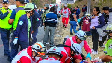 Mexico bus crash leaves 14 dead, 31 injured