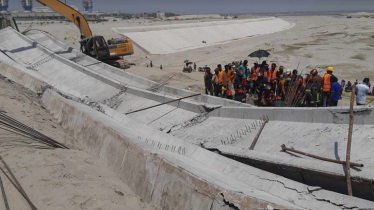 Worker killed as girders collapse in Sirajganj