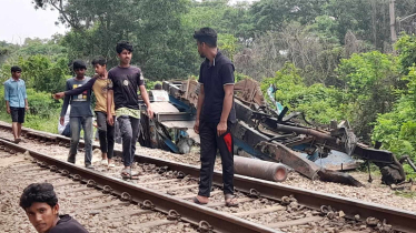 2 die as train hits truck while crossing rail track in Feni