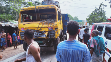 Trucker, helper held over after 14 killed in Jhalakathi road crash