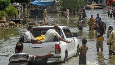 Death toll from 4 days of rains rises to 63 in Pakistan 