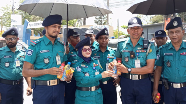 Provision of water and juice for traffic police in Khulna