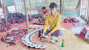 Young entrepreneur changes fate in shoemaking 