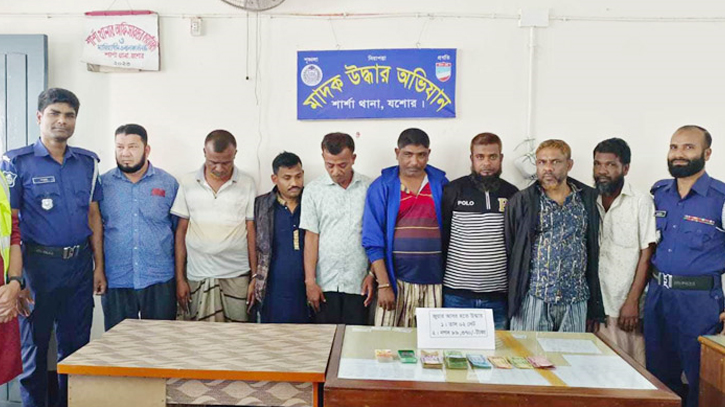 8 gamblers held in Jashore