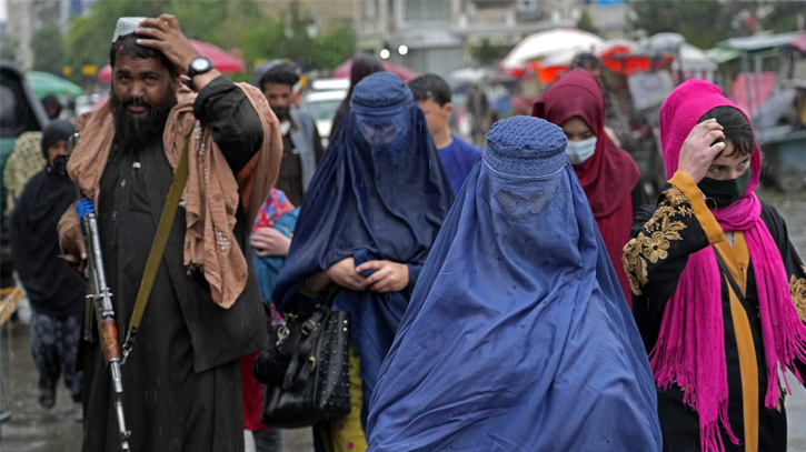 Afghan woman dreams to become doctor: forced to sell pickles instead Afghan woman dreams to become doctor: forced to sell pickles instead