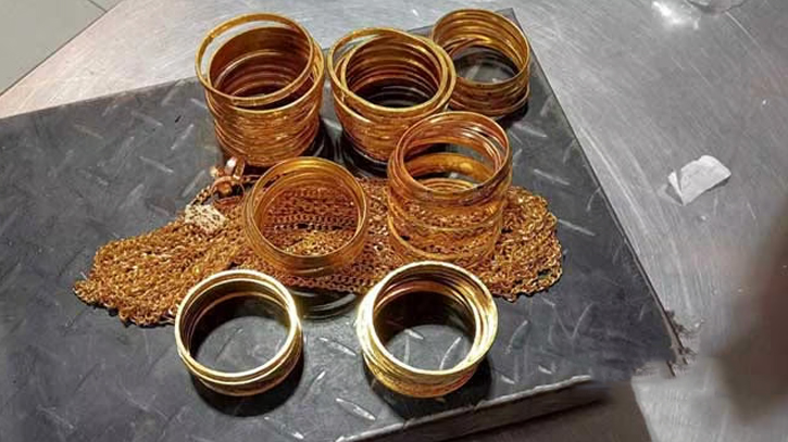 One kg gold seized at Chattogram airport