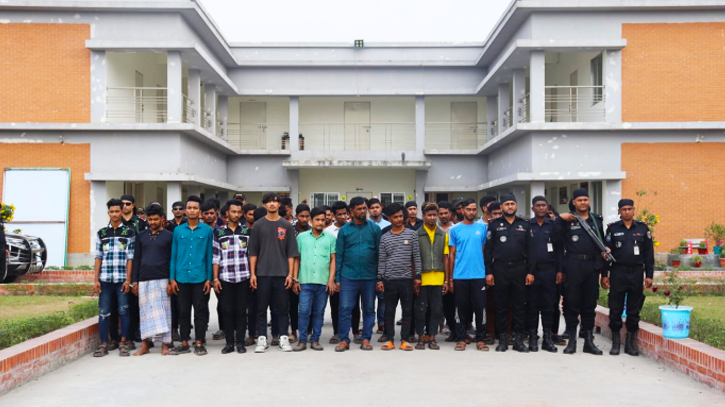 RAB arrests 25 members of teen gang in city RAB arrests 25 members of teen gang in city