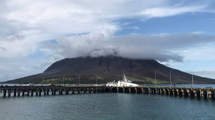 2,100 people are evacuated as an Indonesian volcano spews clouds of ash