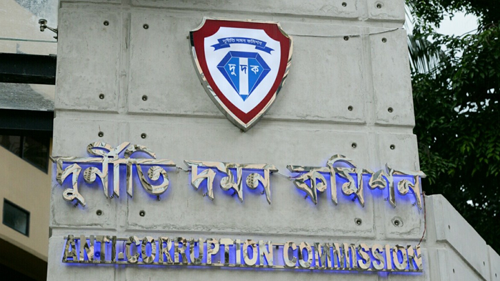 ACC launches probe on top bureaucrats ACC launches probe on top bureaucrats