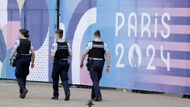 Central Paris locks down for Olympics as athletes arrive Central Paris locks down for Olympics as athletes arrive