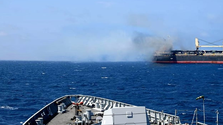 Crew evacuated as ship hit by Yemen rebels drifts in Red Sea Crew evacuated as ship hit by Yemen rebels drifts in Red Sea